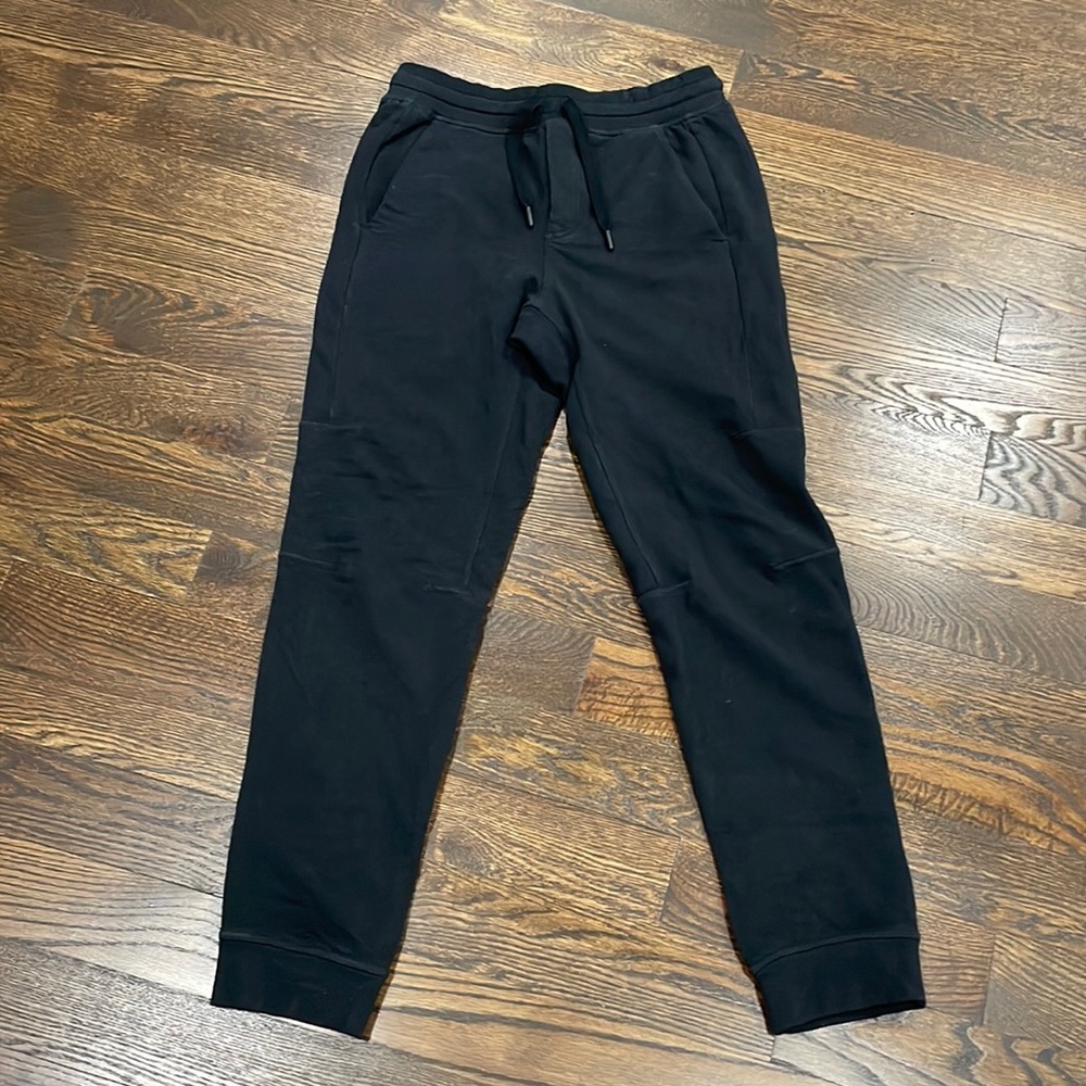 Lululemon joggers. Drawstring, two front pockets, two back pockets, bottom cuff.